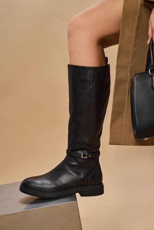 cizma neagra cu catarame